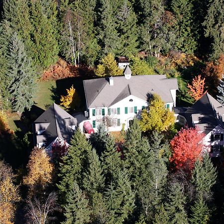 The Inn At The Ninth Hole Bed & Breakfast Salmon Arm Kültér fotó
