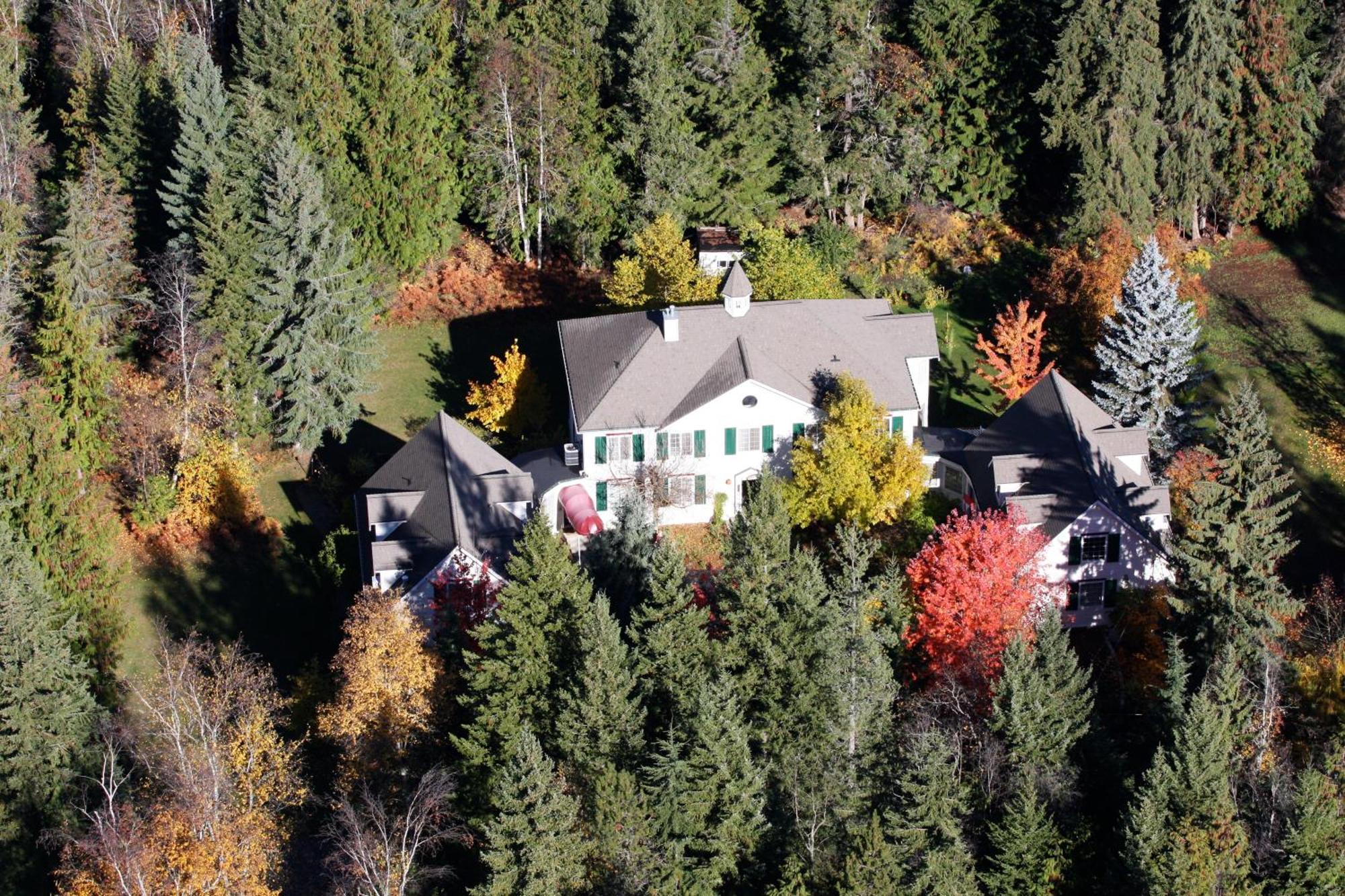 The Inn At The Ninth Hole Bed & Breakfast Salmon Arm Kültér fotó