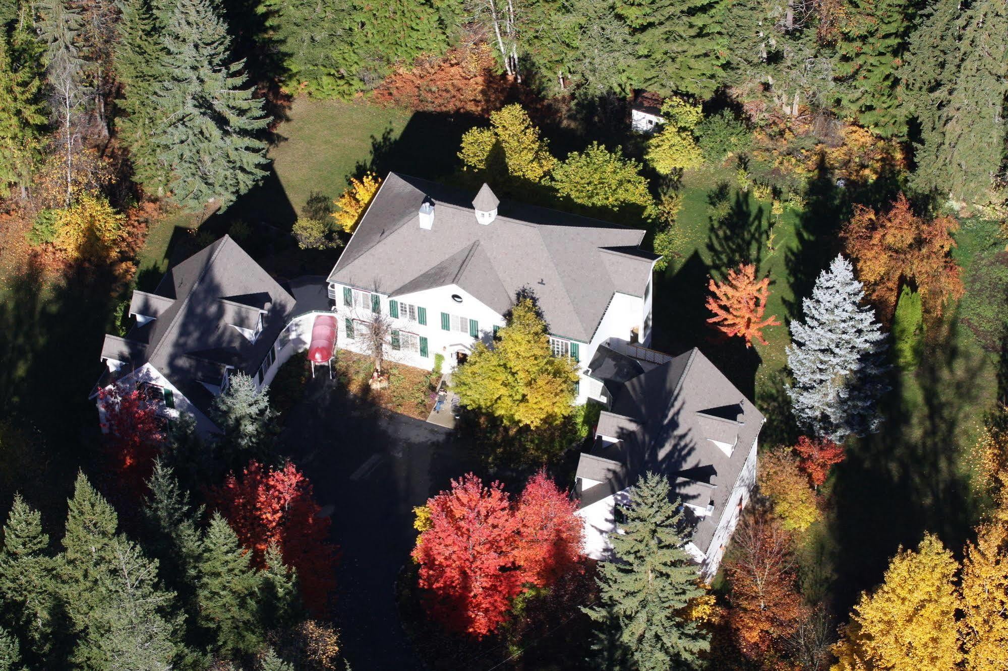 The Inn At The Ninth Hole Bed & Breakfast Salmon Arm Kültér fotó